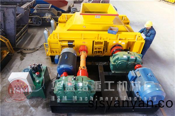 雙(shuang)齒輥(gun)破碎(sui)機