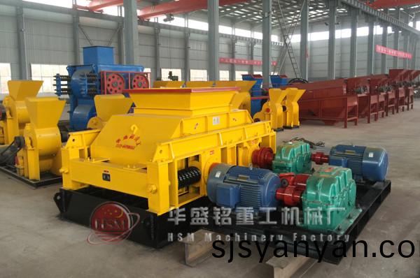 雙齒(chi)輥(gun)破(po)碎機(ji)