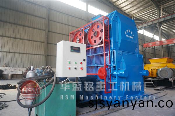 四(si)輥破(po)碎(sui)機