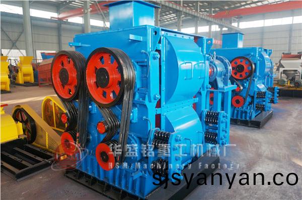 四(si)輥破(po)碎(sui)機