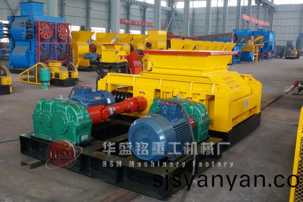 雙齒(chi)輥(gun)破碎(sui)機(ji)