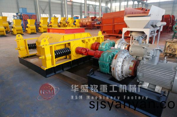 雙齒輥(gun)破(po)碎機(ji)