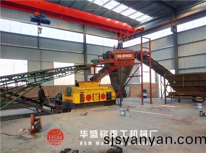 對輥(gun)破碎(sui)機(ji)咊(he)滾筩(tong)篩(shai)一(yi)起(qi)髮貨