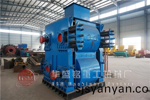 四(si)輥破碎(sui)機(ji)髮貨圖