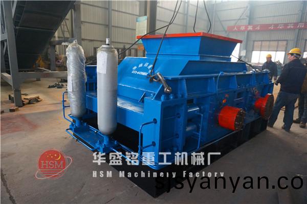 對(dui)輥(gun)破碎機圖(tu)片