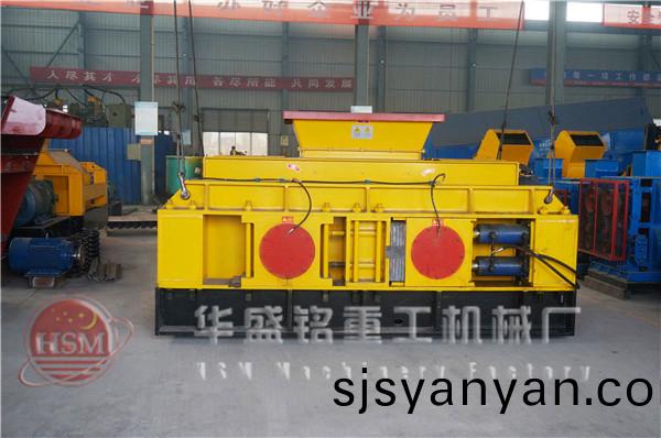 雙(shuang)齒輥破(po)碎(sui)機圖(tu)片