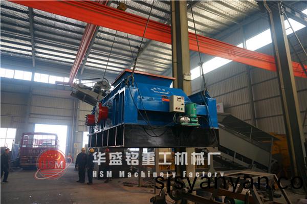 雙(shuang)齒輥破(po)碎機圖(tu)片(pian)