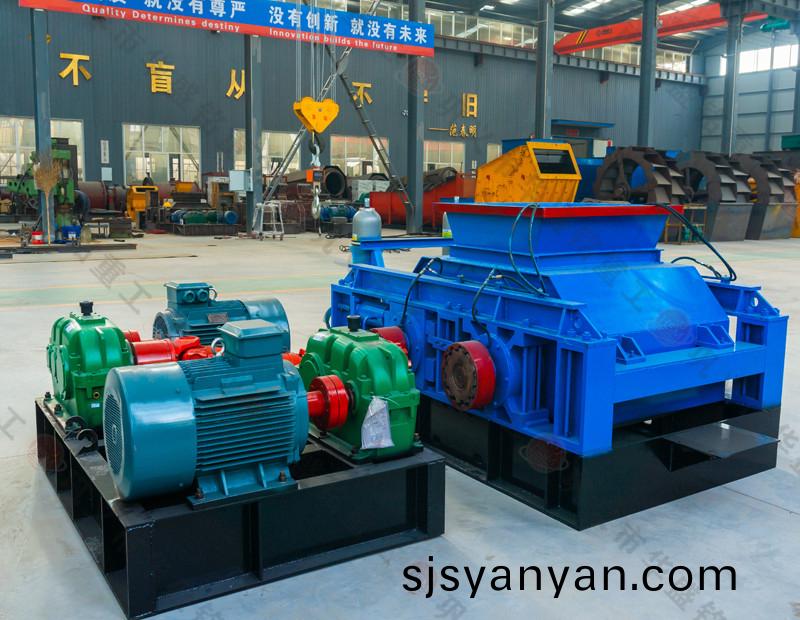 液壓(ya)對(dui)輥(gun)破碎(sui)機(ji)