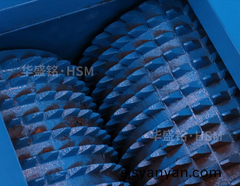 鵞(e)卵(luan)石(shi)齒(chi)輥(gun)破(po)碎(sui)機視(shi)頻(pin)