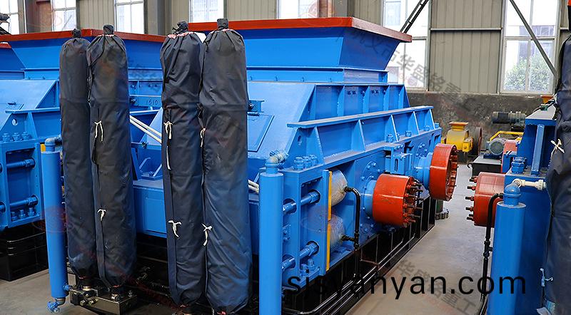 1210型液壓對輥(gun)製(zhi)砂機(ji)